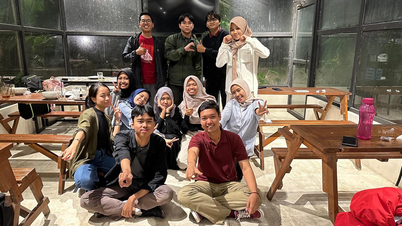 WhatsApp Image 2025-12-03 at 22.26.27_aaa694f8 Group photo after final project presentation